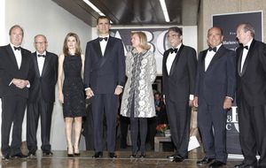 Los Príncipes de Asturias presiden la cena de los Mariano de Cavia en la Casa de ABC