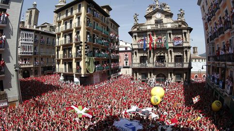 El chupinazo marca el inicio de las fiestas de San Fermin en Pamplona