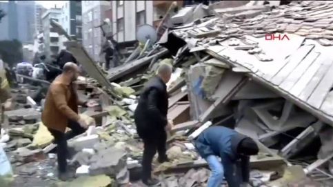 Se derrumba un edificio de 8 plantas en Estambul