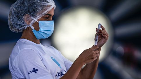 Vacunación en Río de Janeiro y celebración del Día de la Tierra: el día en fotos 