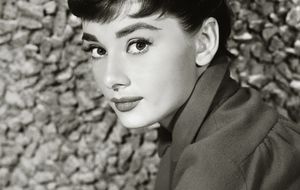 Audrey Hepburn, 86 años de la belleza frágil 