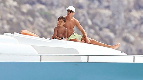 Las vacaciones en el mar de Cristiano Ronaldo junto a su madre y su hijo