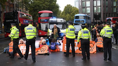 Protestas de 'Just stop oil' en Londres y desfile de Cha Hana en Seúl: el día en fotos