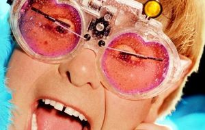 La colección de gafas de Elton John