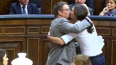 La verdadera historia detrás del beso entre Pablo Iglesias y Xavier Doménech 