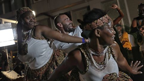  El baile tribal de Aleix Vidal y el Sevilla en Tanzania