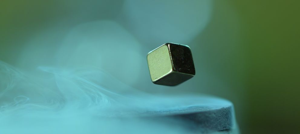 Foto: La superconductividad permite la levitación magnética de ciertos materiales