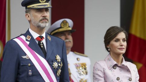 Felipe y Letizia reaparecen el Día de las Fuerzas Armadas tras su 'separación' forzosa