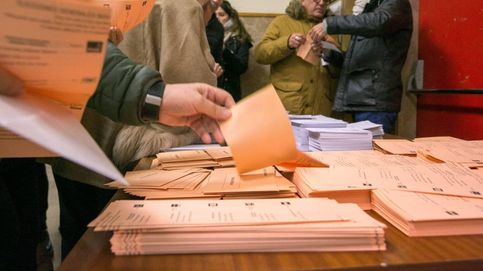 Primeros resultados de los sondeos de las elecciones generales: el PSOE cae y Vox pasa a ser tercera fuerza