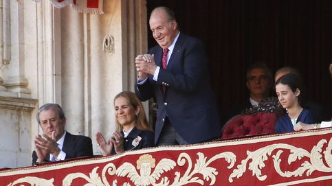 El Rey Juan Carlos disfruta de una tarde de toros en familia durante la Feria de Abril