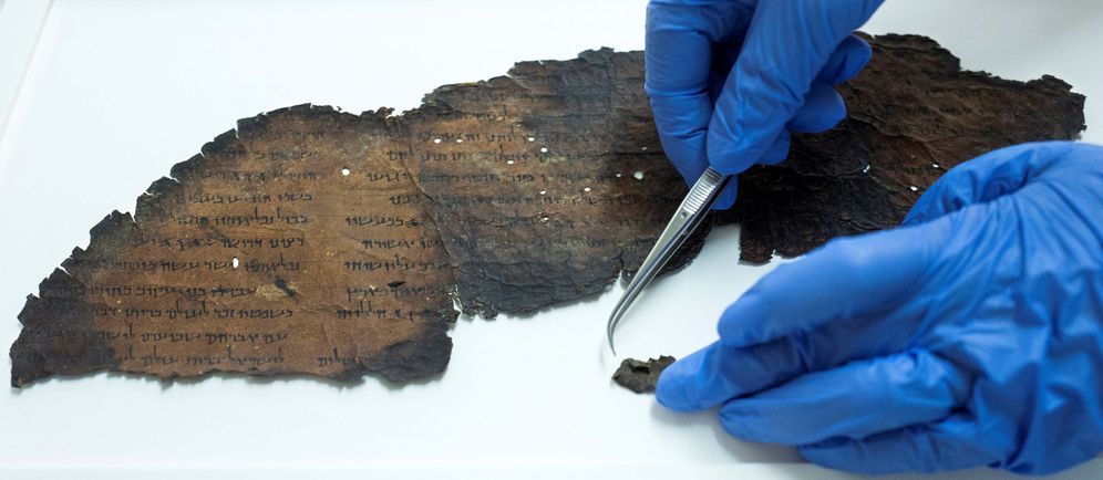 Foto: Identifican posible nuevo manuscrito del Mar Muerto con tecnología de la NASA. (EFE)