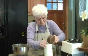 La Abuela Marihuana enseña a cocinar platos curativos