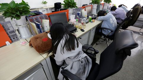 Trabajar como chinos: dormir y comer en el puesto de trabajo