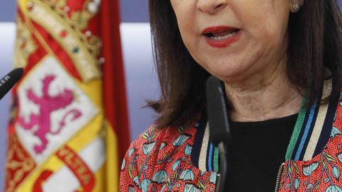 Las 30 chaquetas (casi todas de cuero) de Margarita Robles, nueva ministra de Defensa