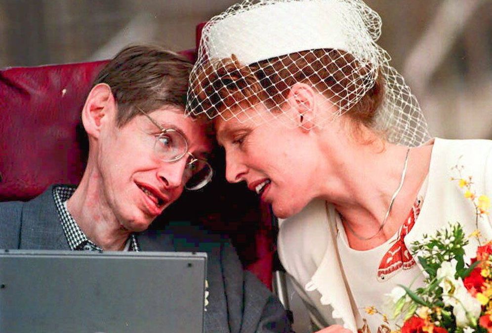 Foto: Stephen Hawking y su segunda esposa, Elaine Mason. (Gtres)