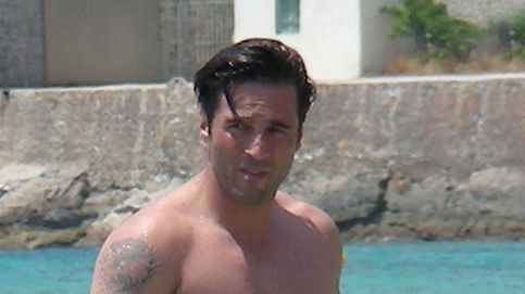 David Bustamante por fin se quita la camiseta en Ibiza