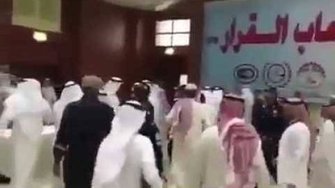 Una conferencia sobre petróleo acaba a golpes entre cataríes y saudíes