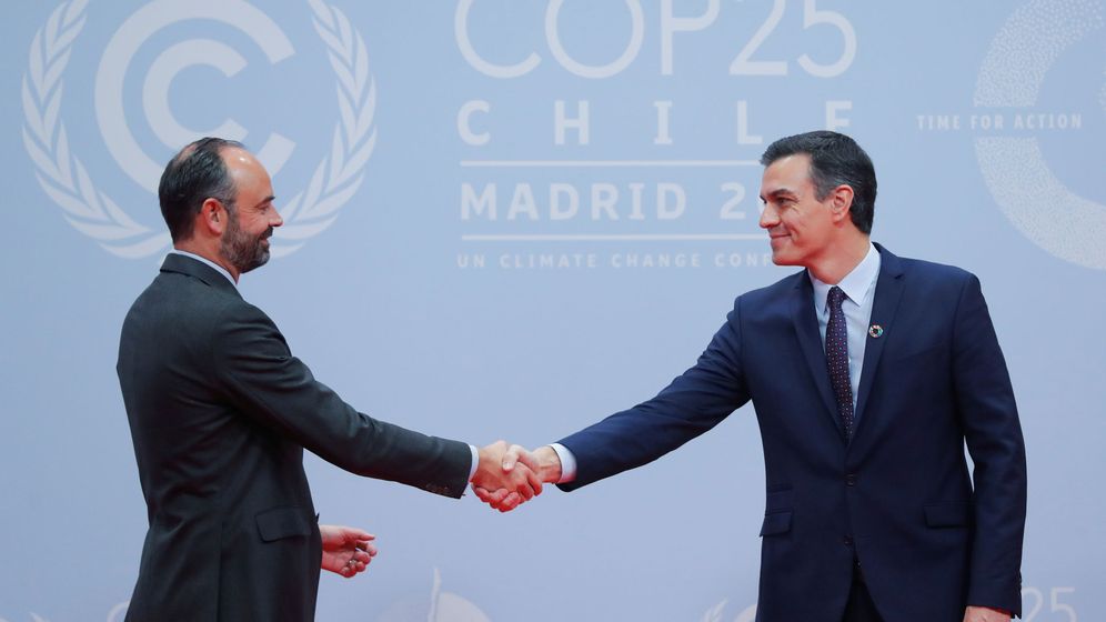 Foto: Pedro Sanchez saluda a Edouard Philippe en la COP25. (Reuters)