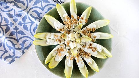 El vídeo de un gran aperitivo: endibias con queso azul y nueces