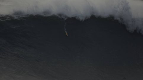 Nazaré, la ola surfeada más grande del mundo