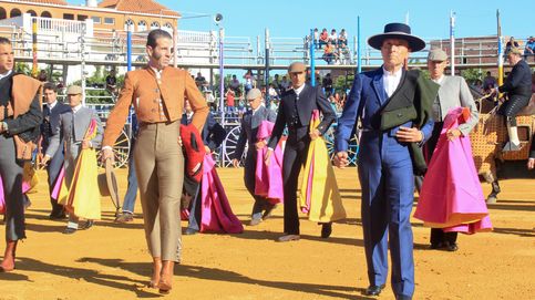 Ortega Cano se rodea de su familia taurina en Sevilla con Padilla, Carbonell y Abellán