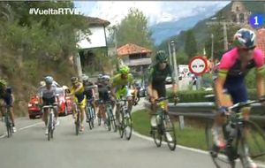 La pelea entre Rovny y Brambilla en la 16ª etapa de la Vuelta Ciclista a España