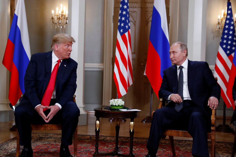 Foto: El presidente estadounidense Donald Trump se encuentra con el ruso Vladímir Putin en Helsinki. (Reuters)