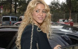 Shakira se pone guapa para Piqué