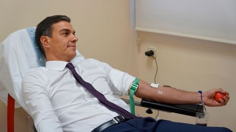 Sánchez dona sangre en Moncloa para las Fuerzas Armadas