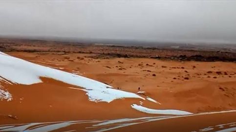 Ni el Sáhara se libra del temporal: así es el desierto cubierto de nieve