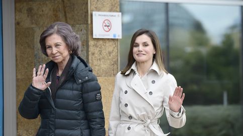Sofía, Letizia y Felipe visitan al rey Juan Carlos tras su operación