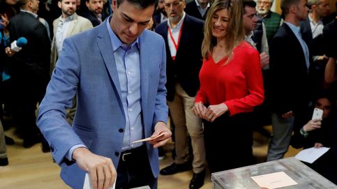 Pedro Sánchez acude a votar con la esperanza de abrir puertas al futuro de España 