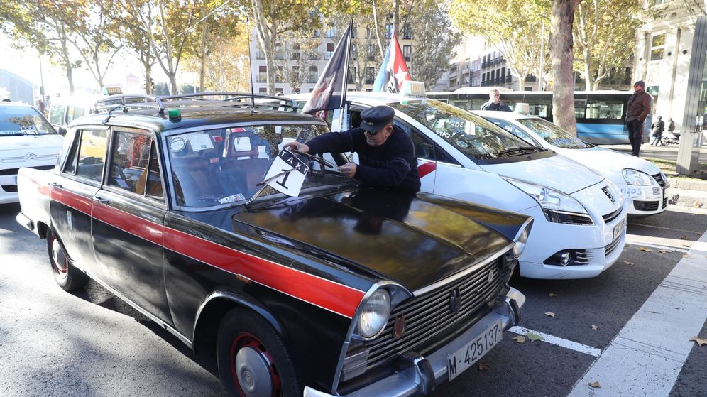 Foto: ManifestaciÃ³n de taxistas en Madrid. (EFE)