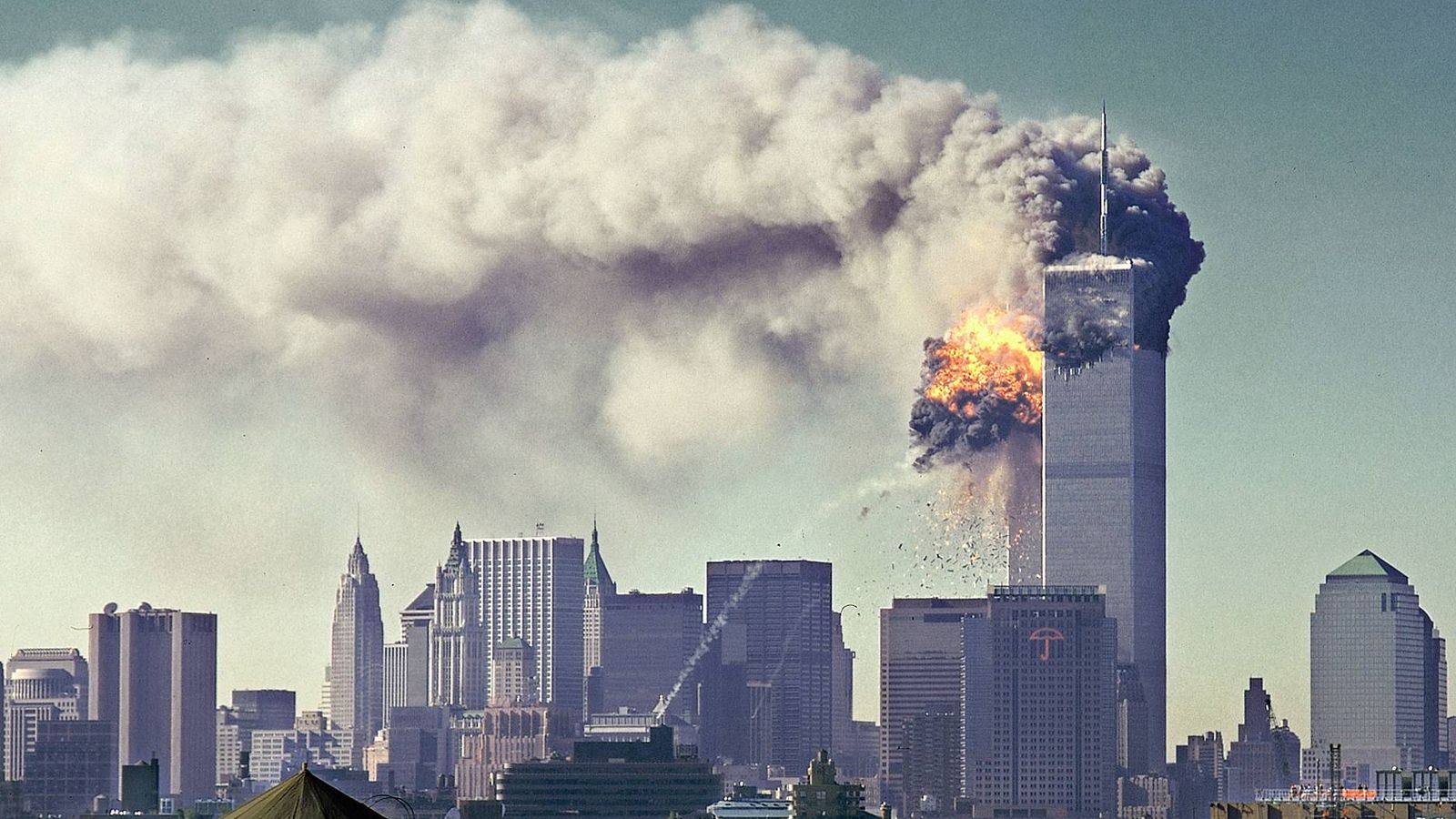 El atentado de las torres gemelas, 18 años después: las fotos que había en  un viejo CD