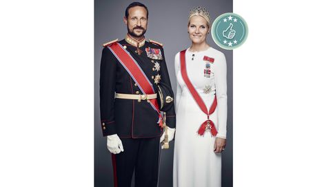 Mette-Marit, Silvia de Suecia... Las mejor y peor vestidas del 25 aniversario en el trono del rey Harald