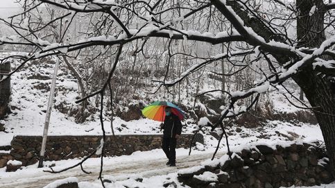Protestas contra los JJOO de Pekín y paraguas multicolor entre la nieve: el día en fotos 