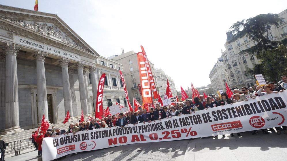 Foto: MovilizaciÃ³n en defensa de las pensiones dignas en Madrid. (EFE)