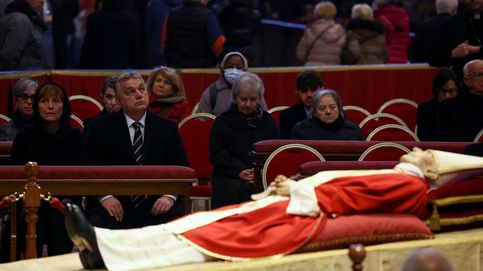 Miles de asistentes y un inesperado invitado: sorpresas en la despedida del papa Benedicto XVI