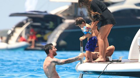 Así se lo pasa Messi a bordo de un yate en aguas de Ibiza