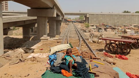 Karachi: llega el tren, desaparecen las chabolas