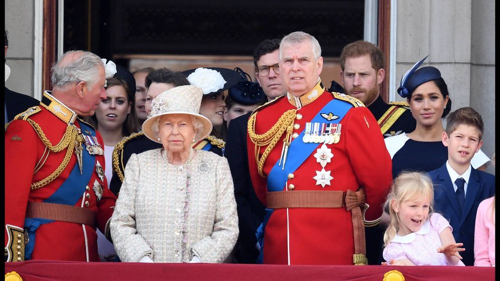 Foto: El príncipe Andrés junto a la familia Real británica. (Cordon Press)
