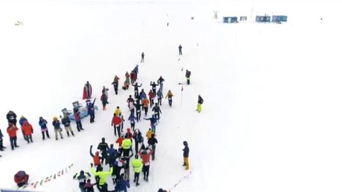 Un total de 57 valientes se atreven con la maratón más fría del mundo
