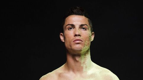 Cristiano Ronaldo se cubre de polvos de colores en la nueva campaña de su ropa interior