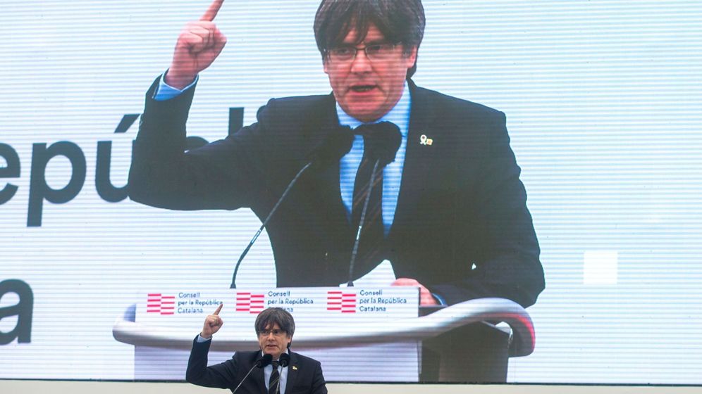 Foto: El expresidente Carles Puigdemont, protagonizando un acto politico en Perpiñán. (EFE)