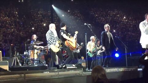 U2 e Eagles of Death Metal rinden tributo a las víctimas de los ataques de París