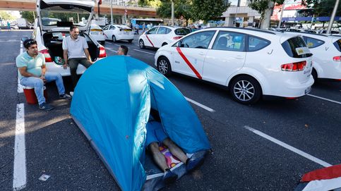 Así es la acampada de los taxistas madrileños por dentro: No nos queda otra