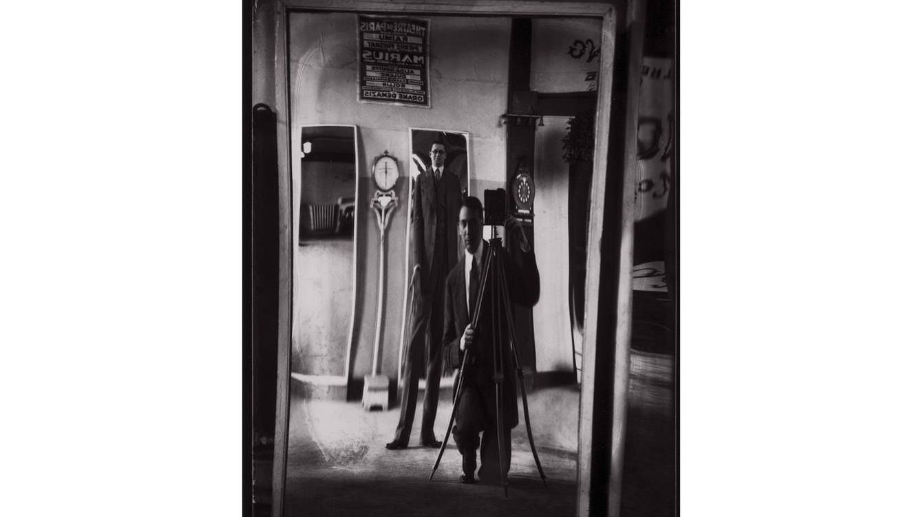 la-camara-el-yo-y-el-espejo-15-autorretratos-de-fotografos-historicos.jpg