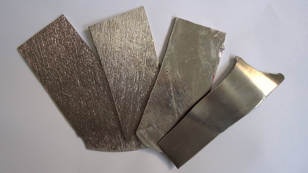 Foto: Tiras de niobio procesado, el metal más escaso del mundo (Wikimedia Commons)