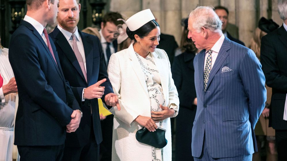 Foto: Los duques de Sussex, junto al príncipe Guillermo y el príncipe Carlos. (Reuters)