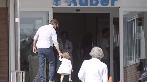 Rosauro Varo lleva a su hija Olivia al hospital para conocer a su hermano